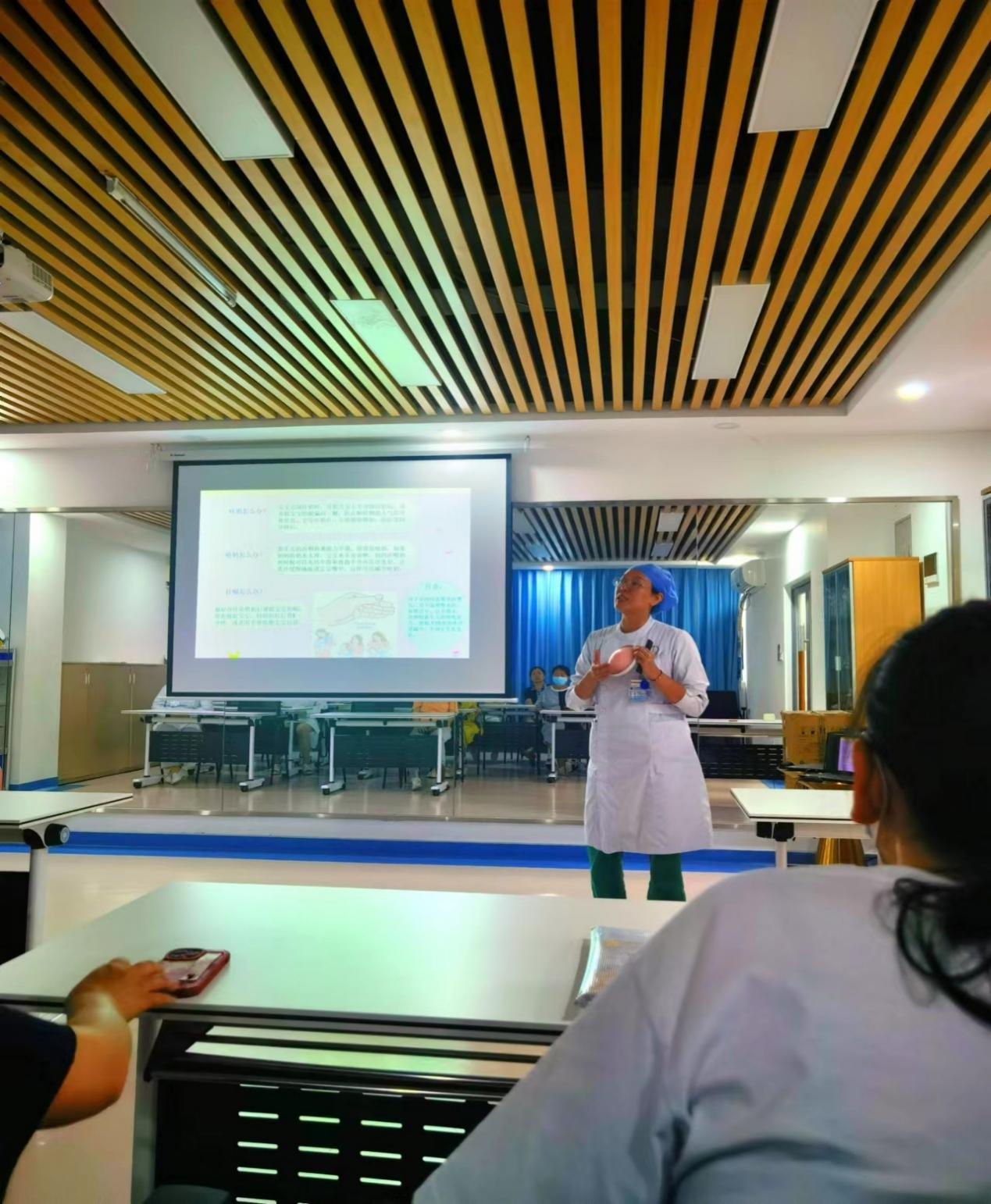 C:\Users\ADMINI~1\AppData\Local\Temp\WeChat Files\eb8d45b320ed415cdf11385b8cf23b5.jpg